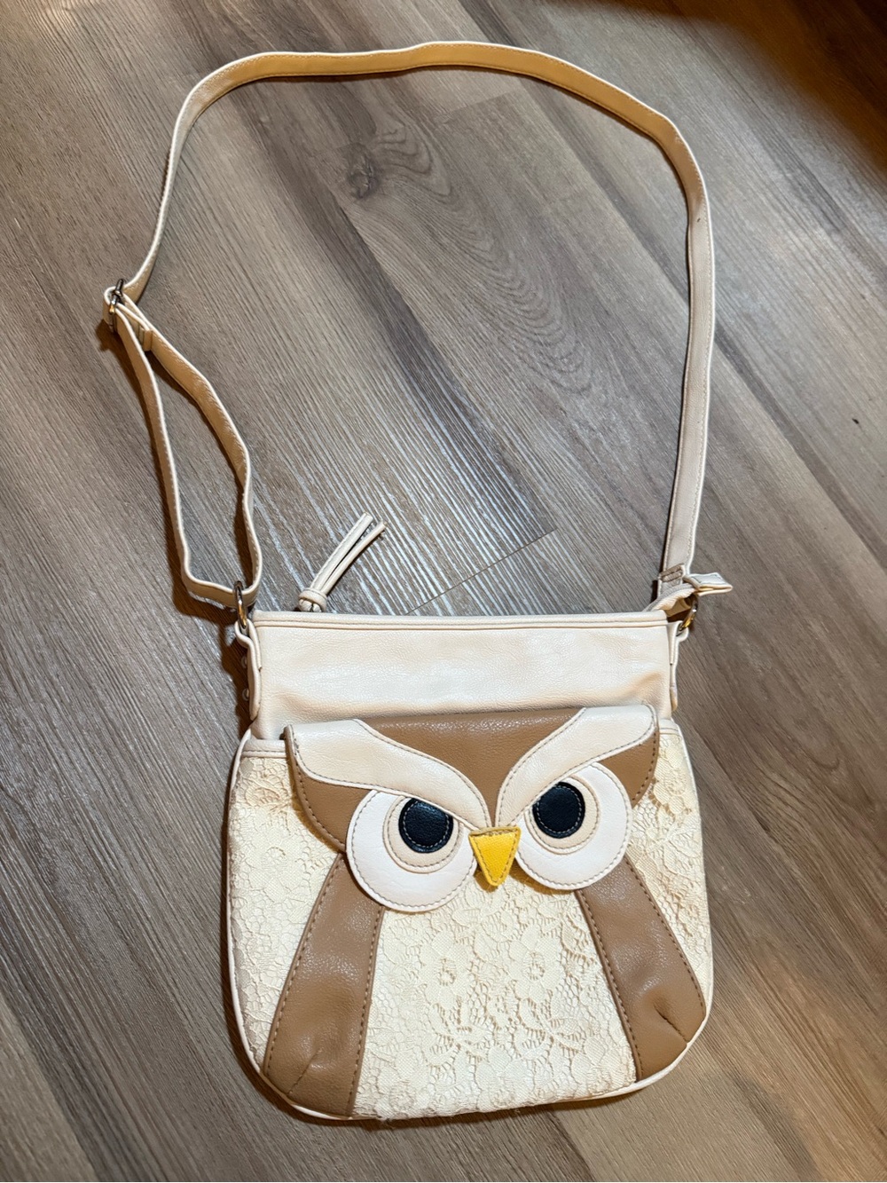 Women's Cream Owl Crossbody Bag - Cute Lace & Faux Leather
